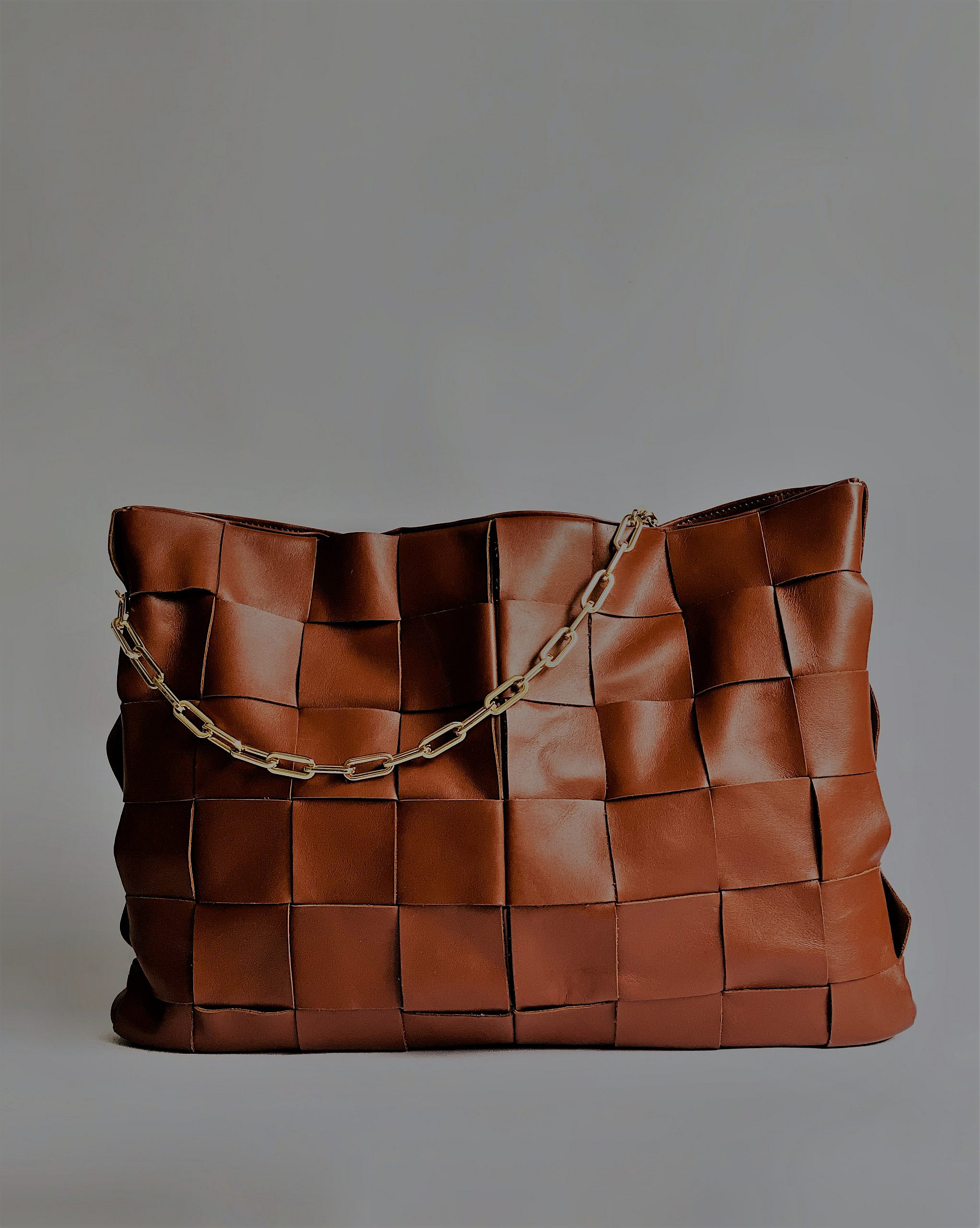 Advene: the sustainable handbag brand
