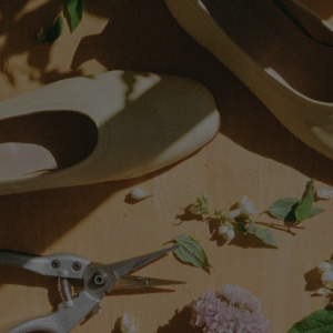 Essen. The minimalist sustainable shoe brand loved by fashion editors